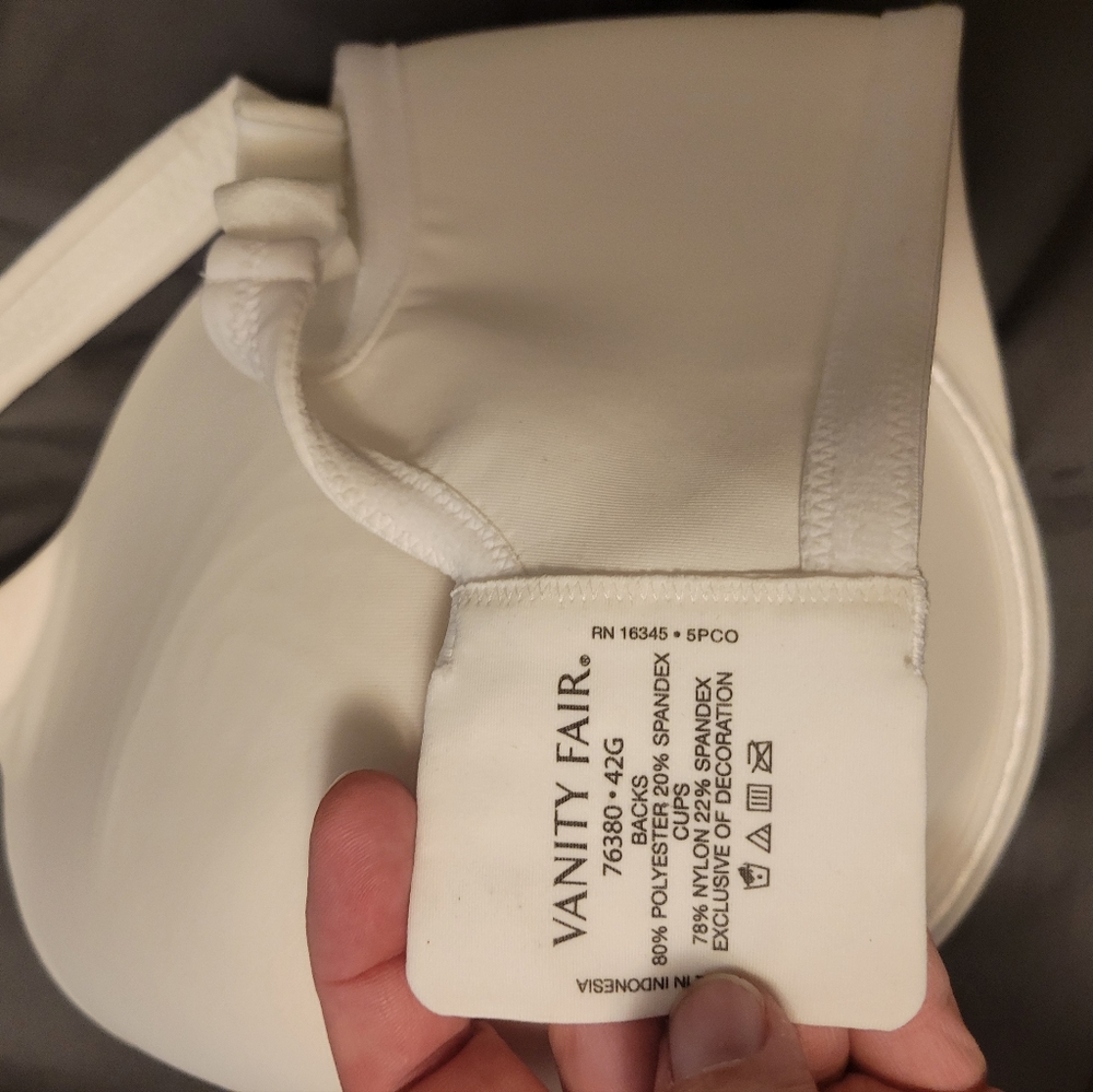 42g Vanity Fair Full Coverage - image 1